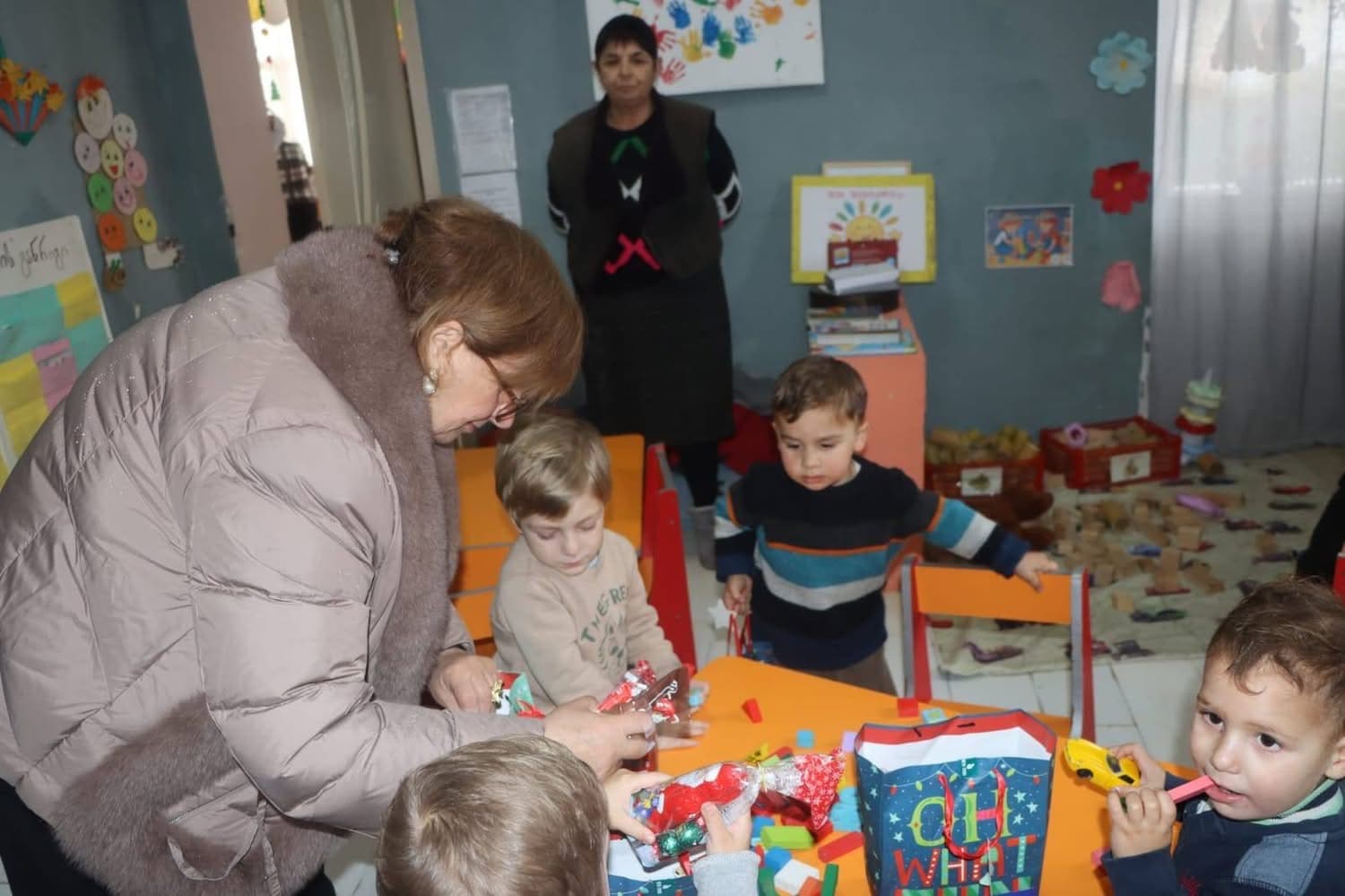 წალენჯიხის მერი საბავშვო ბაღებში არსებულ ვითარებას გაეცნო - image 4