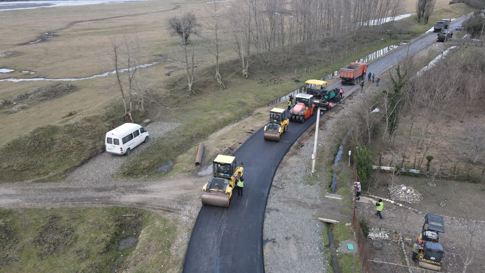 ხობის მუნიციპალიტეტის საგვიჩიოს ადმინისტრაციულ ერთეულში გზის რეაბილიტაცია მიმდინარეობს