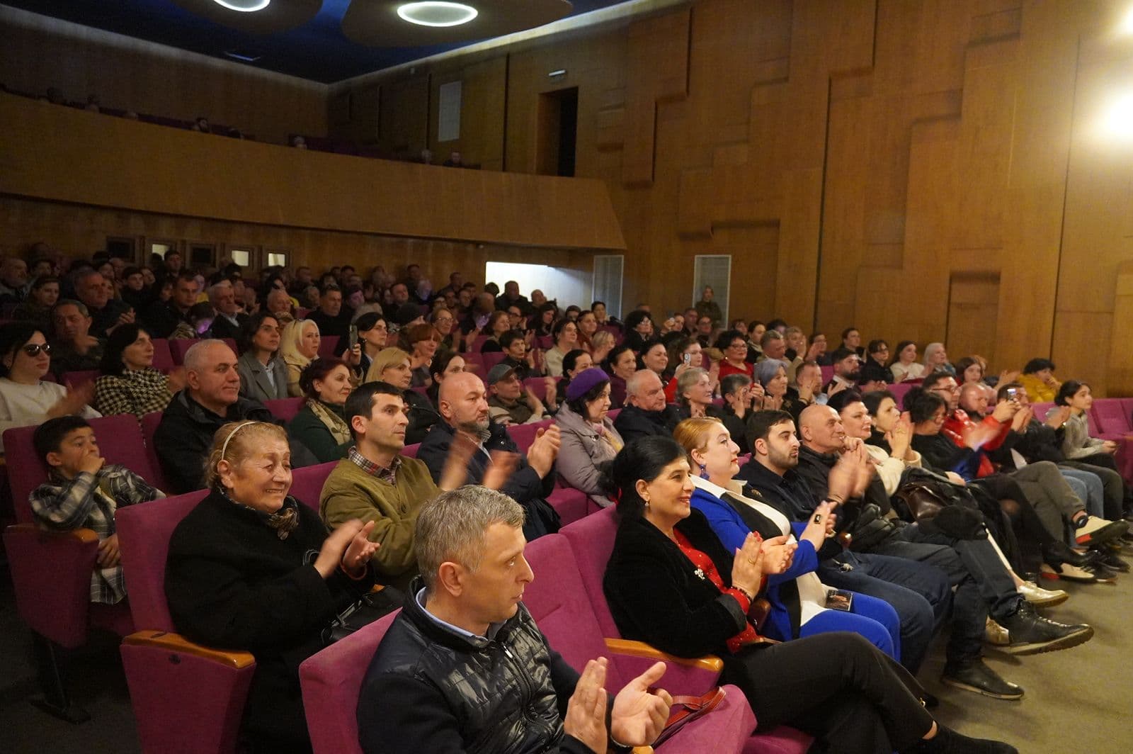 ,,საქართველო უპირველეს ყოვლისა” - ზუგდიდში ზვიად გამსახურდიას დაბადების დღისადმი მიძღვნილი შემოქმედებითი საღამო გაიმართა - image 4