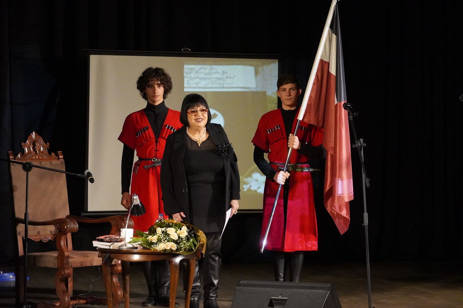 ,,საქართველო უპირველეს ყოვლისა” - ზუგდიდში ზვიად გამსახურდიას დაბადების დღისადმი მიძღვნილი შემოქმედებითი საღამო გაიმართა