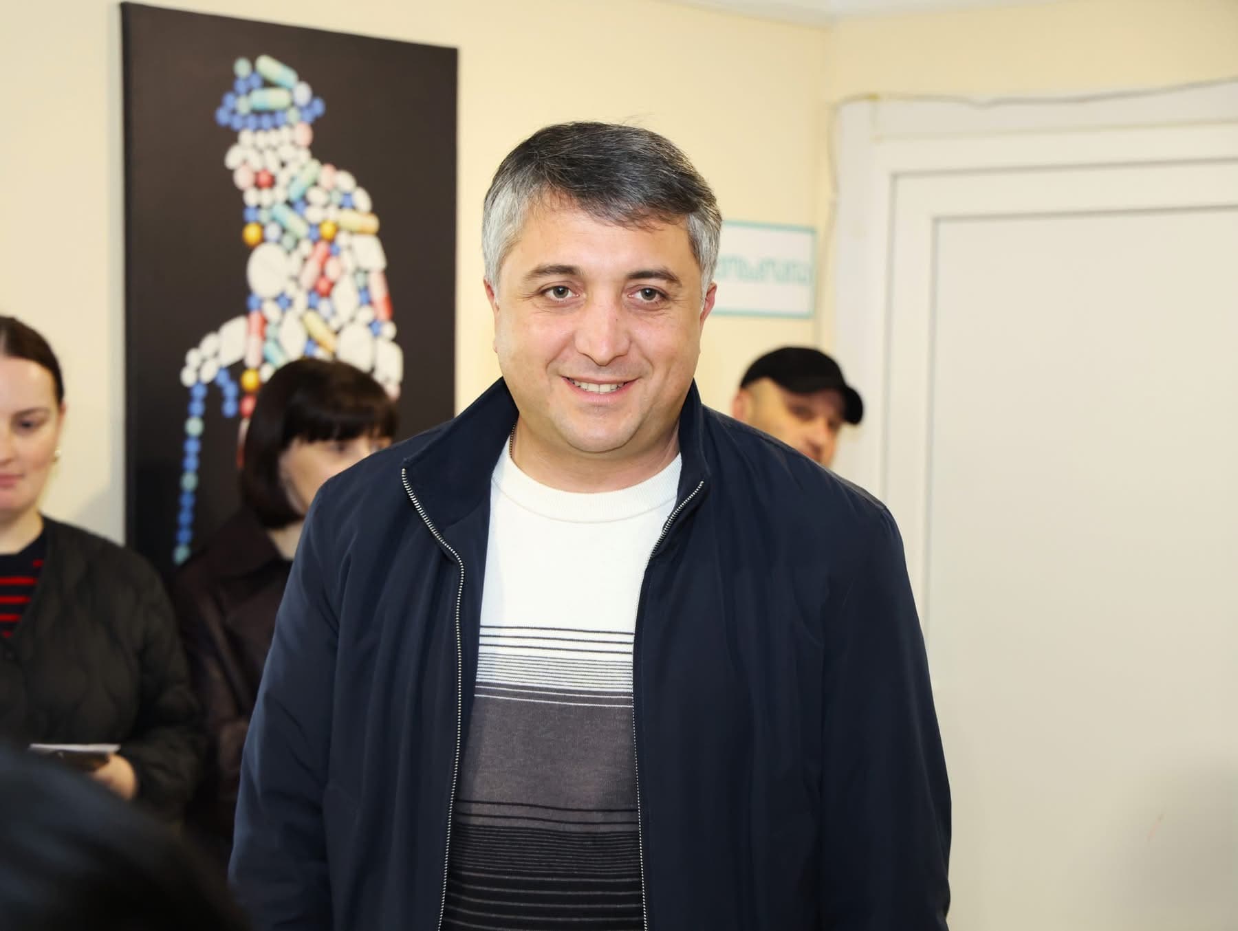 ზუგდიდში პროფესორმა ნუგზარ უბერმა მერიის მხარდაჭერით უფასო სამედიცინო აქცია გამართა  - image 4