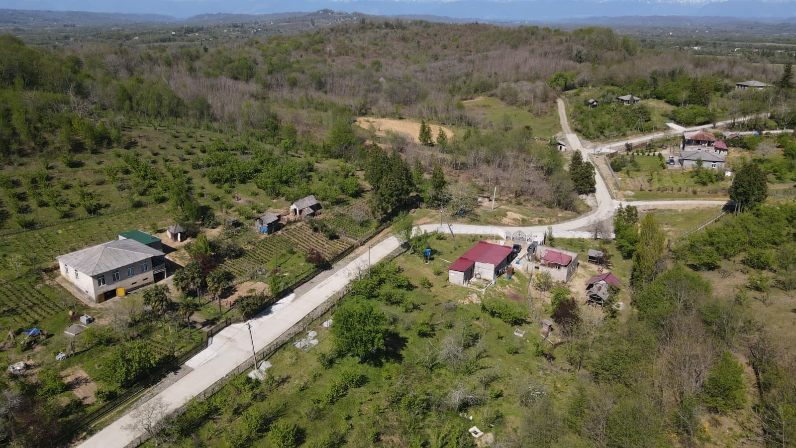 ხობის მერი დავით ბუკია ახალ ხიბულაში გზის რეაბილიტაციის პროცესს გაეცნო - image 3