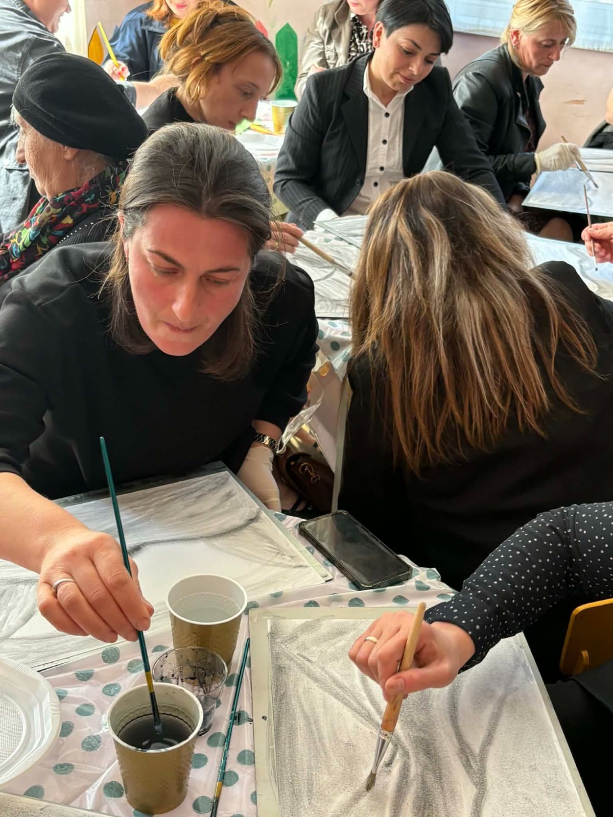 წალენჯიხის მუნიციპალიტეტის სკოლამდელ სააღმზრდელო-საგანმანათლებლო დაწესებულებათა მართვის ცენტრში საბავშვო ბაღების პედაგოგებისა და აღმზრდელებისთვის პრაქტიკულ-თეორიული სემინარი ჩატარდა - image 5