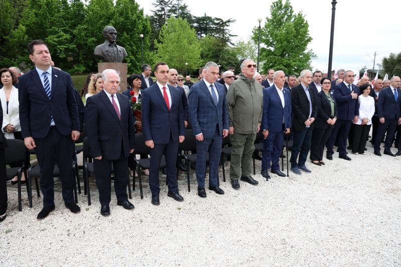 ზუგდიდში ეროვნული გმირის ზურაბ იარაჯულის ბიუსტი გაიხნა - image 3