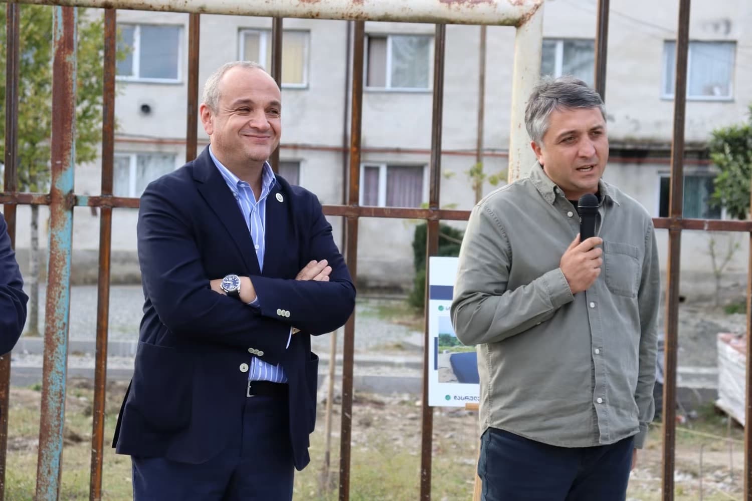 გაწეული საქმიანობის ანგარიში მერმა და საკრებულოს მაჟორიტარებმა სოფელ ოქტომბერში წარადგინეს