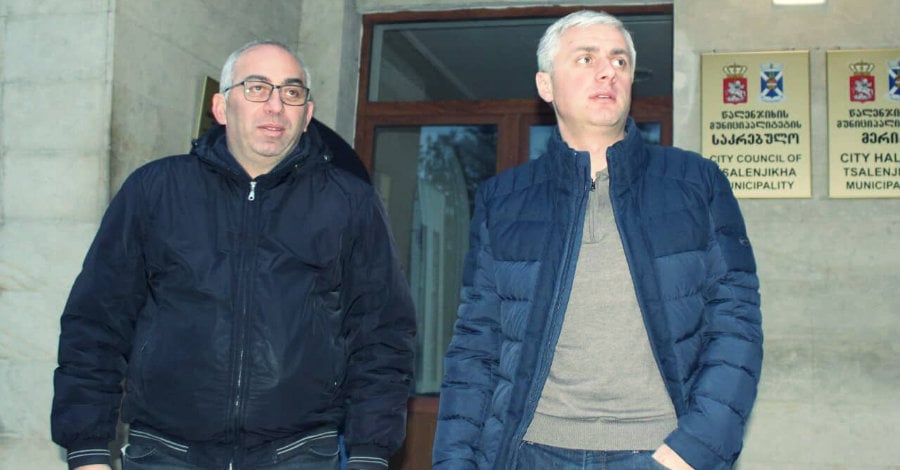წალენჯიხის მერიამ სოციალურად დაუცველ და მრავალშვილიან ოჯახებზე საშობაო ნობათები გასცა