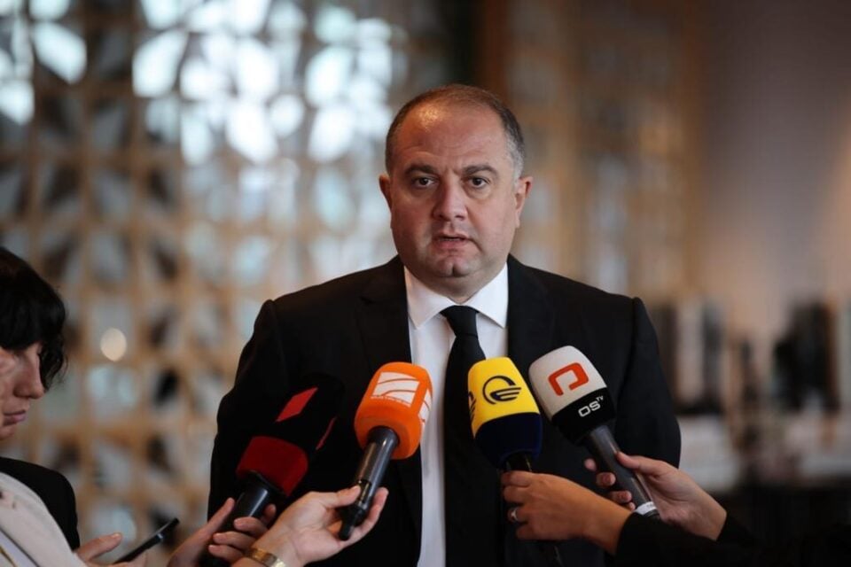 ირაკლი ჩიქოვანი: დღესაც რომ გვქონდეს ისეთი ვითარება, რომ „ნაციონალური მოძრაობა“ იყოს ხელისუფლებაში, ვიქნებოდით ომის ქარ-ცეცხლში გახვეული, მაგრამ დღეს ხელისუფლებაში არის პასუხისმგებლობიანი პოლიტიკური ძალა