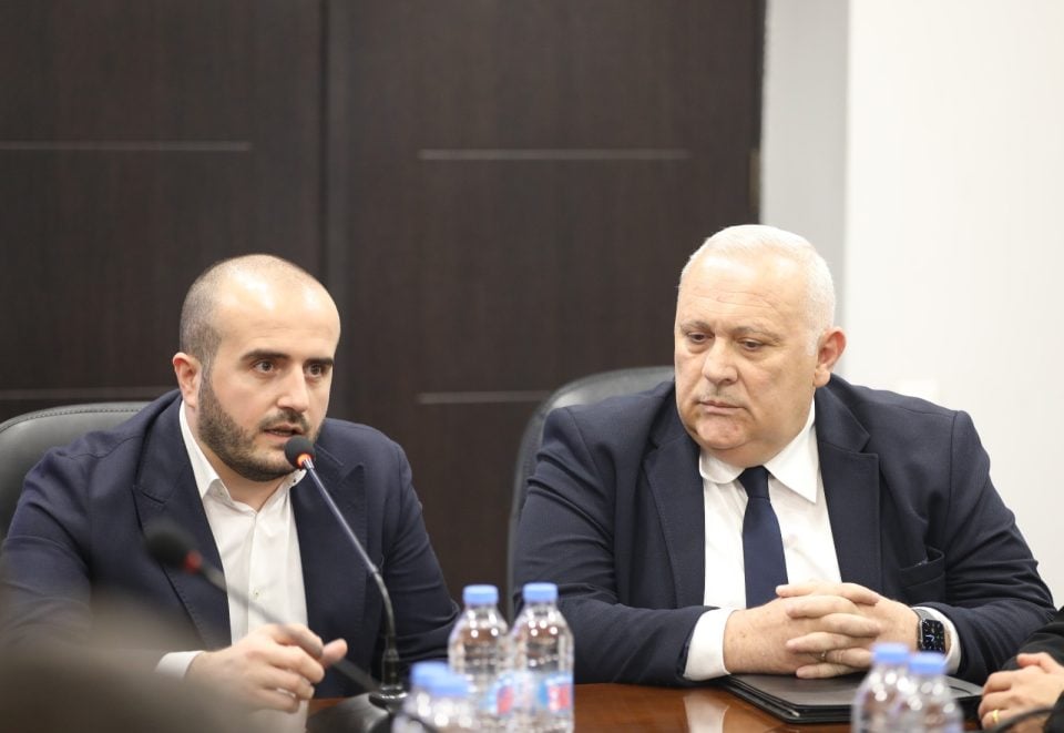 ნიკა ტყემალაძემ ადგილობრივი თვითმმართველობის წარმომადგენლებს სამეგრელო-ზემო სვანეთის ახალი სახელმწიფო რწმუნებული დავით ვერავა წარუდგინა