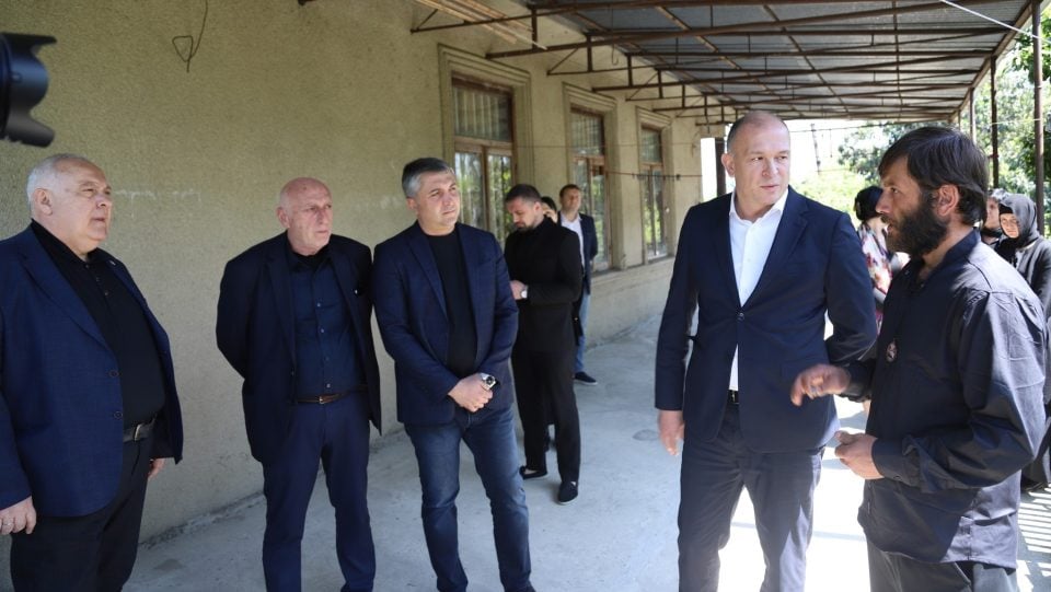 საბერიოში გარდაცვლილი ბავშვების მშობლებს ზუგდიდის მუნიციპალიტეტის სოფელ კოკში საცხოვრებელი სახლი გადაეცათ