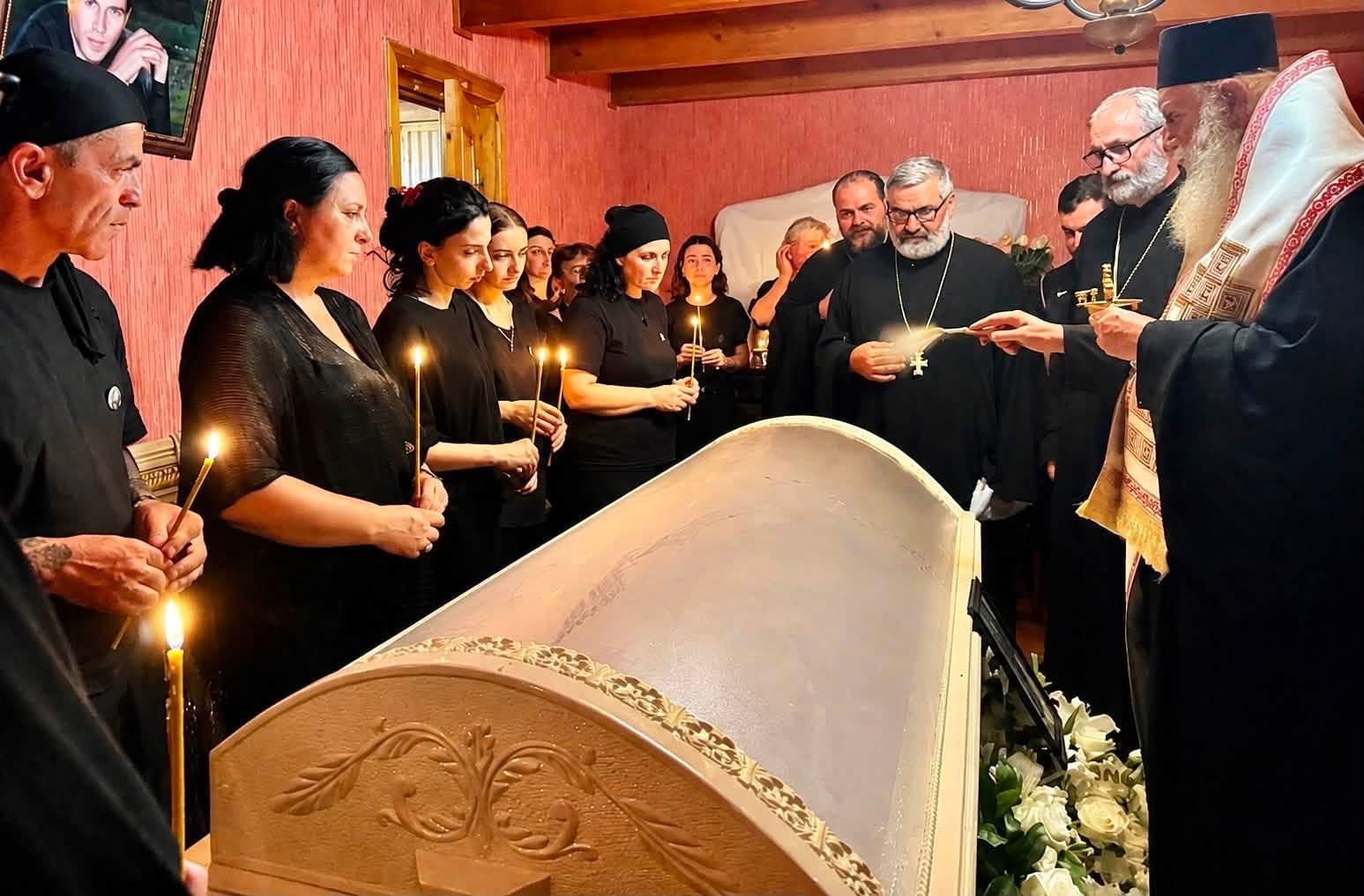 მეუფე გერასიმემ ლანა ლატარიას ოჯახს მიუსამძიმრა და გარდაცვლილს პანაშვიდი გადაუხადა