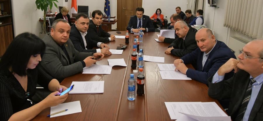 გარემოს დაცვისა და ბუნებრივი რესურსების კომიტეტმა მხარი დაუჭირა კანონპროექტს „საქართველოს 2018 წლის სახელმწიფო ბიუჯეტის შესახებ“ საქართველოს კანონში ცვლილების შეტანის თაობაზე