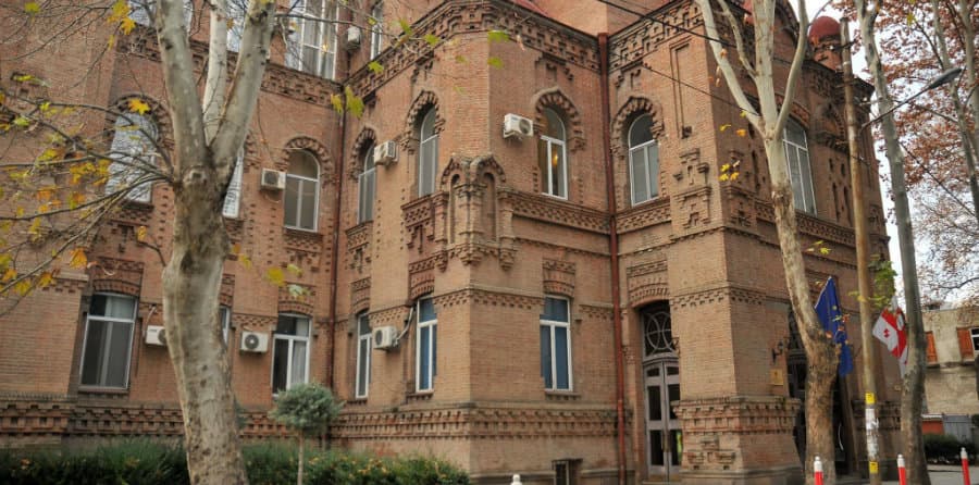 განათლების სამინისტრო ზუგდიდის მე-6 სკოლის დირექტორის გარდაცვალებაზე განცხადებას ავრცელებს