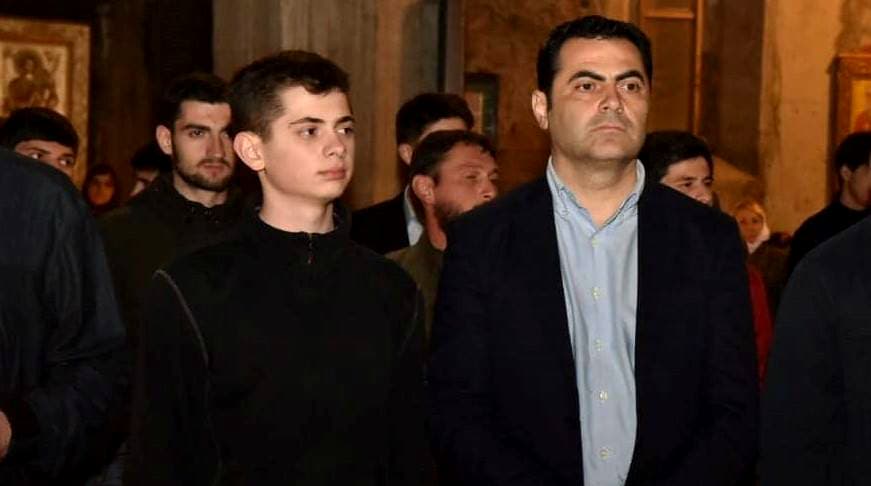ალექსანდრე მოწერელია სააღდგომო ლიტურგიას ვაჟთან ერთად დაესწრო