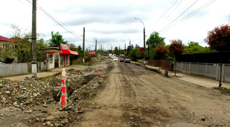 ზუგდიდში, თამარ მეფის ქუჩაზე გზის სარეაბილიტაციო სამუშაოები დაიწყო