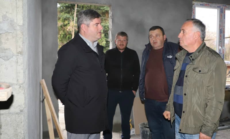 გიორგი შენგელია ამბულატორიების მშენებლობის პროცესს ადგილზე გაეცნო