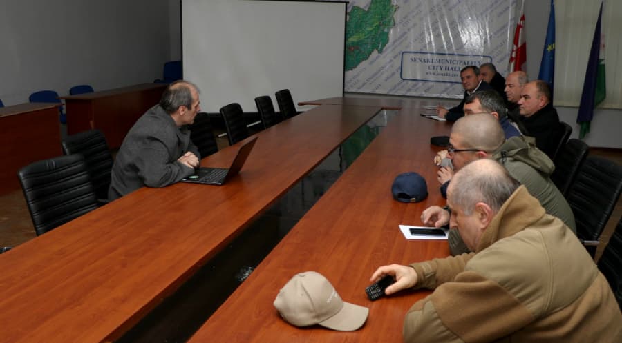 მყარი ნარჩენების მართვის საკითხებზე სენაკის მერიაში შეხვედრა გაიმართა