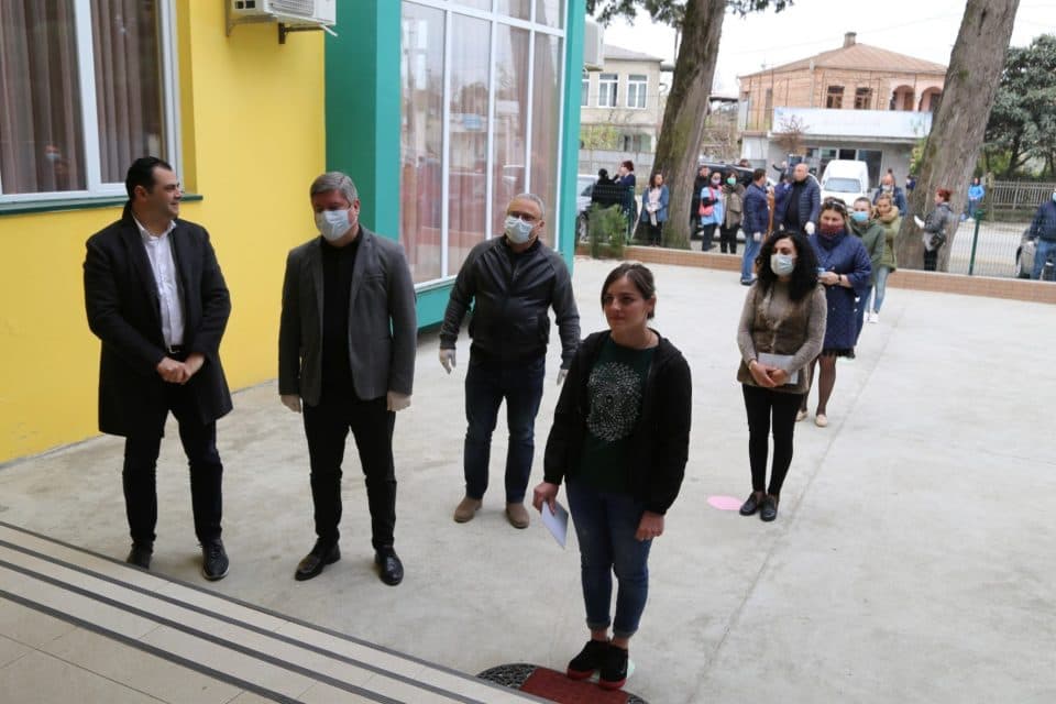 საბავშვო ბაღებში პროდუქტის გაცემა დაიწყო