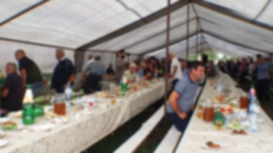 მთავრობამ 10-კაციანზე მეტი ქელეხები და ქორწილები აკრძალა