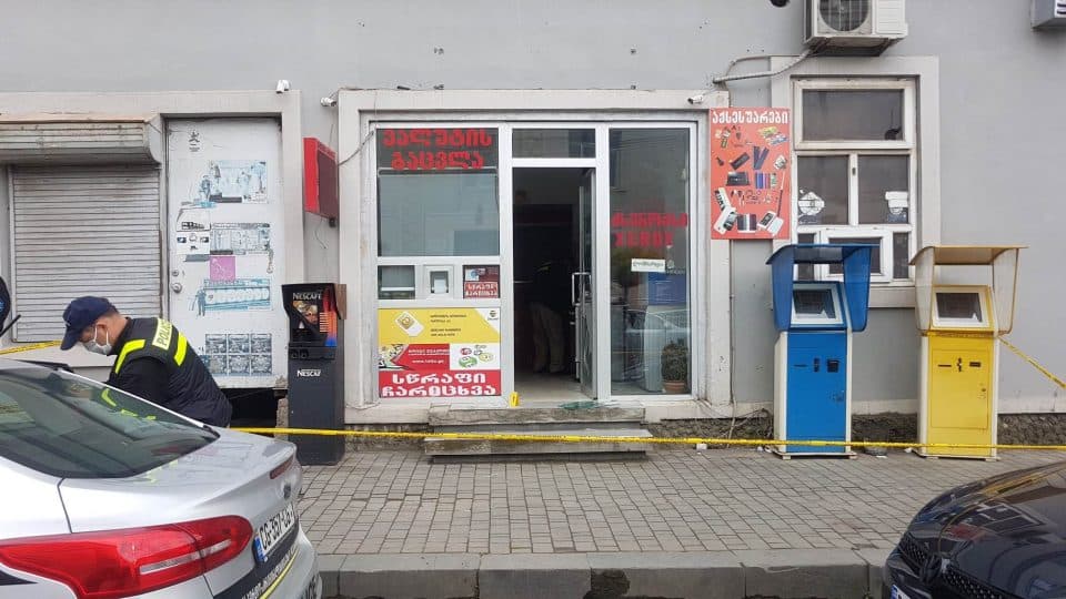 ზუგდიდში, კოსტავას ქუჩაზე მდებარე ტექნიკის მაღაზია და ლომბარდი გაქურდეს