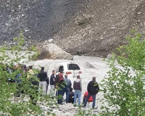 მდინარე მულხურაში მიცუბიში დელიკას მარკის ავტომობილი გადავარდა