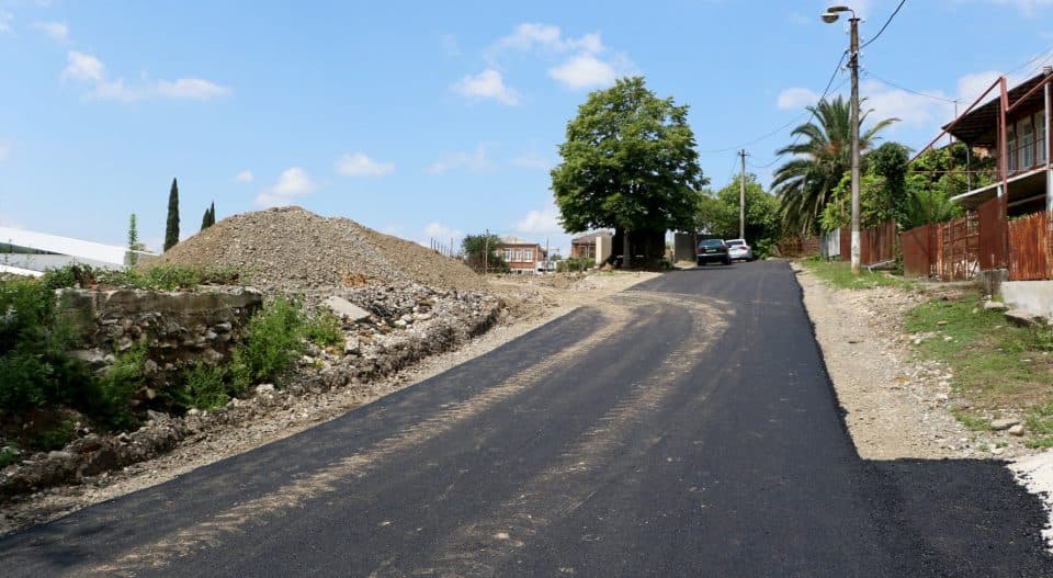 სენაკში საგზაო-სარეაბილიტაციო სამუშაოები ინტენსიურად მიმდინარეობს