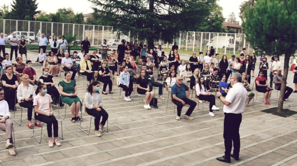 ზუგდიდის მერი მედალოსან კურსდამთავრებულებს ზუგდიდის ტექნოპარკში შეხვდა