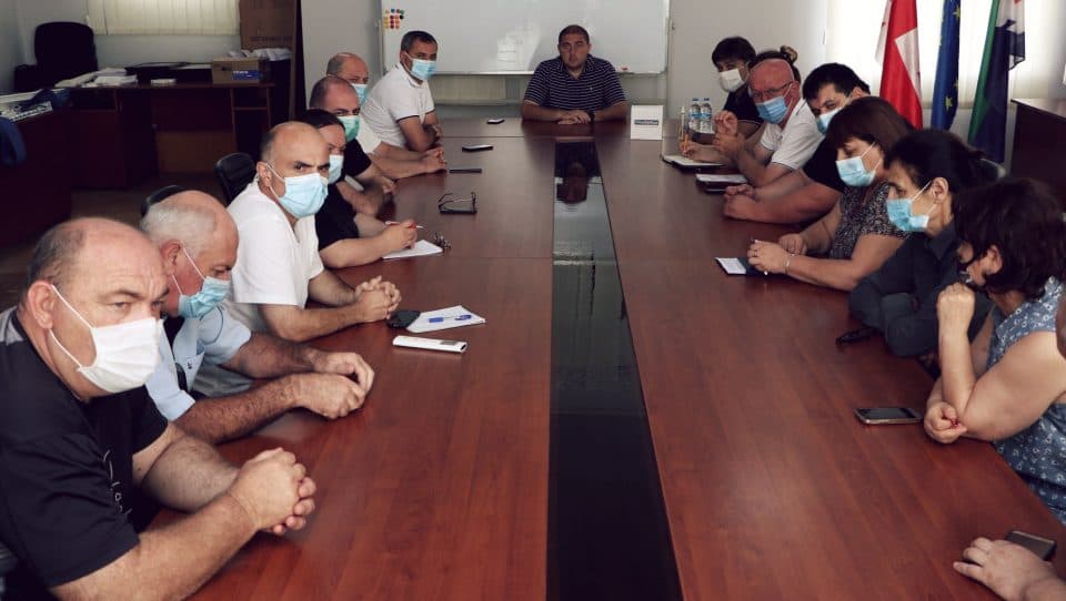 სენაკის მერიაში გამართულ სხდომაზე კორონავირუსის პრევენციული ღონისძიებები განიხილეს