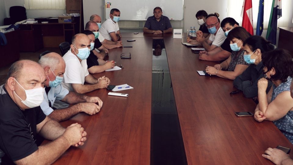 სენაკის მერიაში გამართულ სხდომაზე კორონავირუსის პრევენციული ღონისძიებები განიხილეს