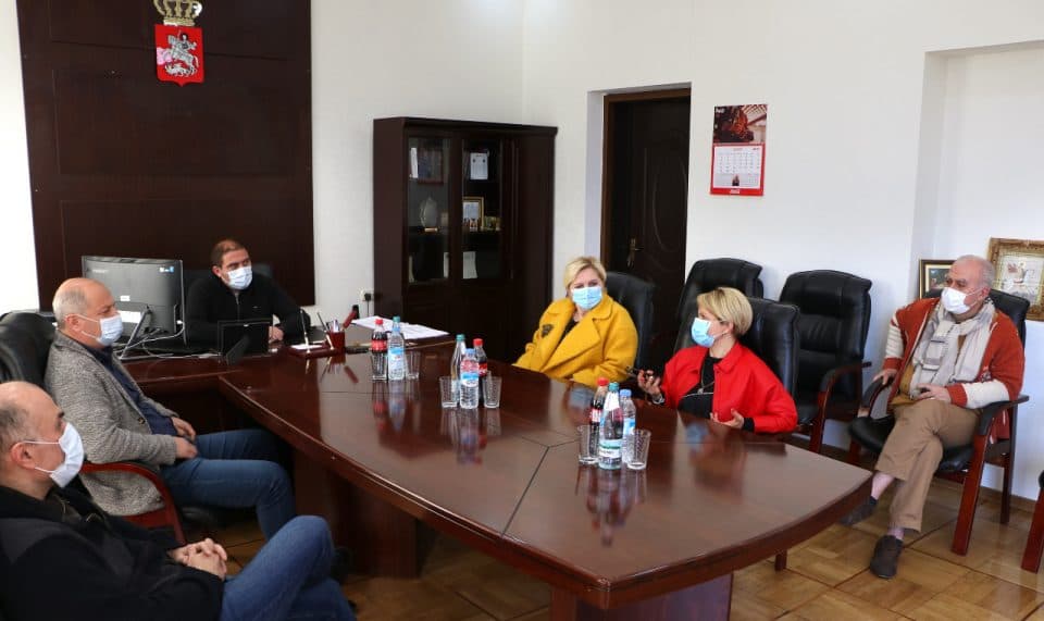 სენაკის მერმა წარმატებულ მოსწავლეები დააჯილდოვა