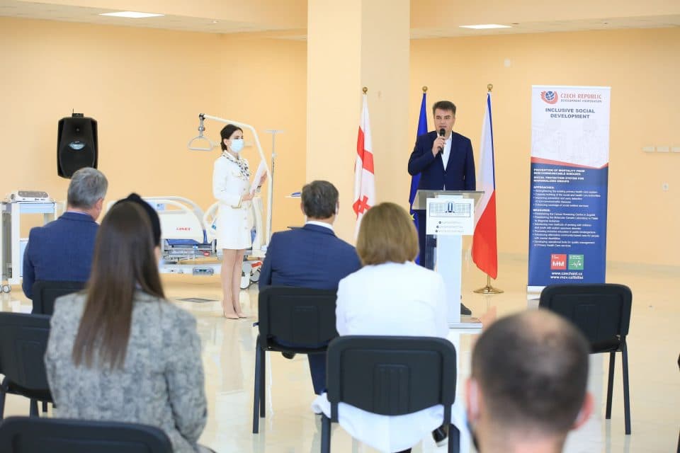 ჩეხეთის განვითარების სააგენტომ რუხის კლინიკას ჩეხური სამედიცინო აპარატურა გადასცა