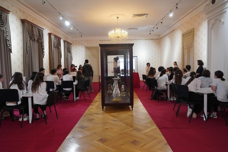 ზუგდიდში, ვიქტორინა-კონკურსი “ვიცოდეთ ჩვენი ქალაქის ისტორია” ფინალური შეხვედრა გაიმართა