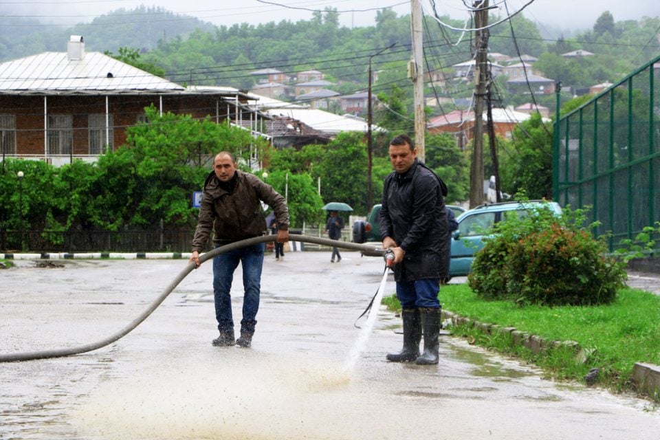 სენაკში სტიქიის შედეგების სალიკვიდაციო და აღდგენილი სამუშაოები გრძელდება