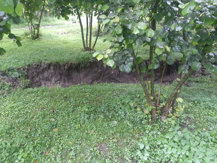 წალენჯიხის ერთ-ერთ სოფელში მიქავების საკარმიდამო მიწის ნაკვეთი მეწყერმა დააზიანა