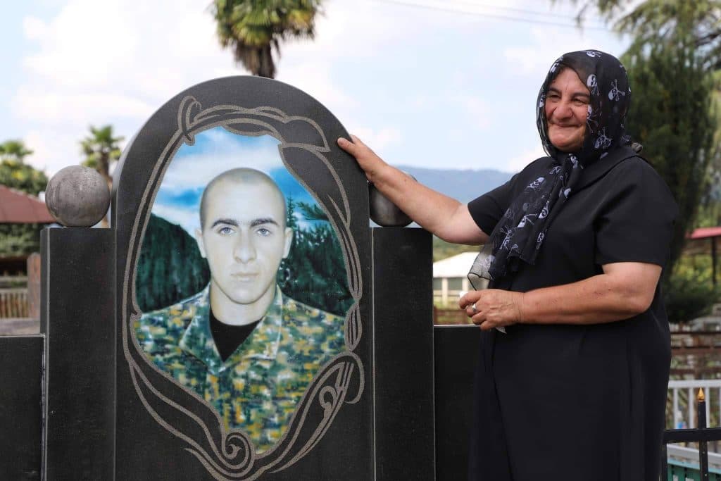 ზუგდიდში 8 აგვისტოს დაღუპულთა ხსოვნას პატივი მიაგეს - image 2