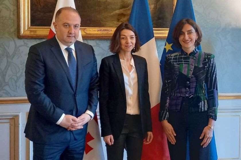 მაკა ბოჭორიშვილი და ირაკლი ჩიქოვანი ფრანგ სენატორებს შეხვდნენ
