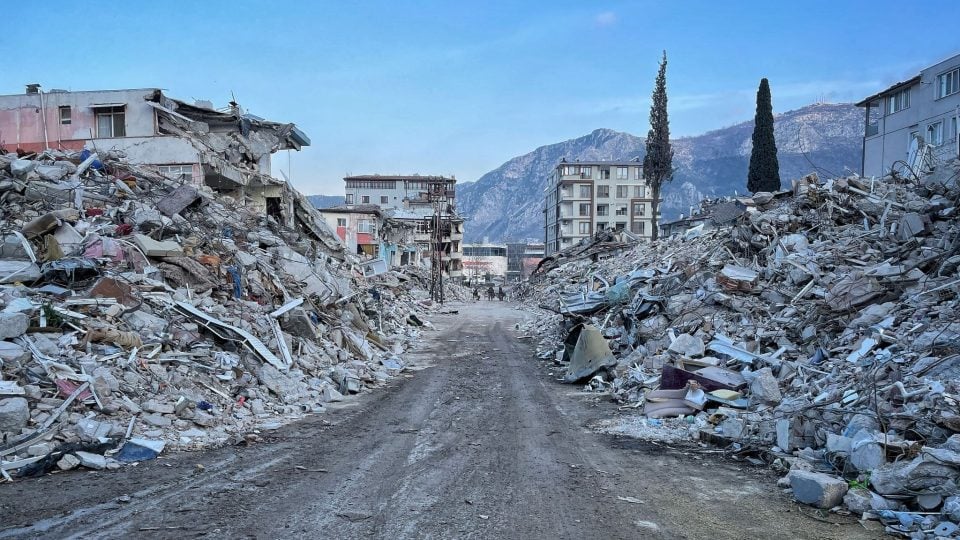 თურქეთში მიწისძვრის მსხვერპლთა რიცხვმა 48 000-ს მიაღწია