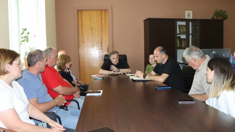 წალენჯიხის მერმა სამუშაო შეხვედრაზე ჯვარის ახალი რწმუნებული წარადგინა