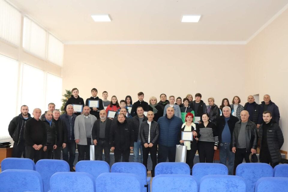 ხობში, წარმატებული სპორტსმენები და მწვრთნელები დააჯილდოვეს