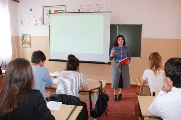ოკუპირებლ აფხაზეთში მასწავლებლები პროტესტს გამოთქვამენ