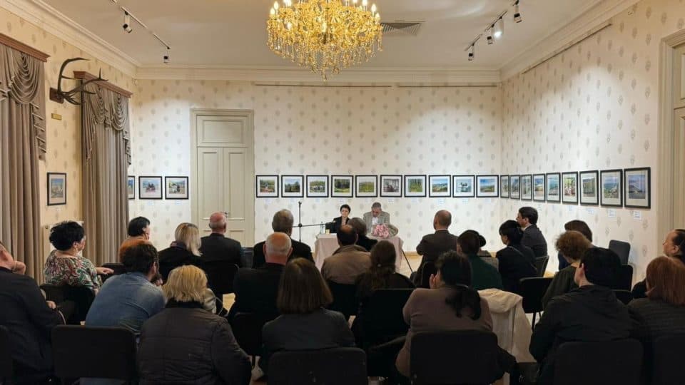 კულტურის მინისტრი ზუგდიდის თეატრის თანამშრომლებს შეხვდა