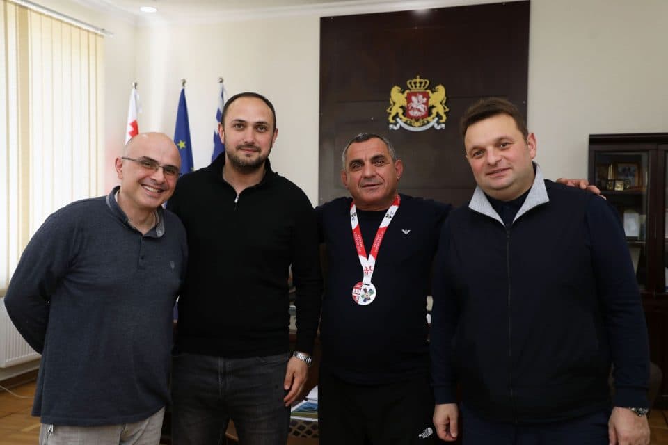 ვეტერან სენაკელ სპორტსმენს, ევროპის ჩემპიონატზე გასამგზავრებლად, სენაკის მერია დააფინანსებს