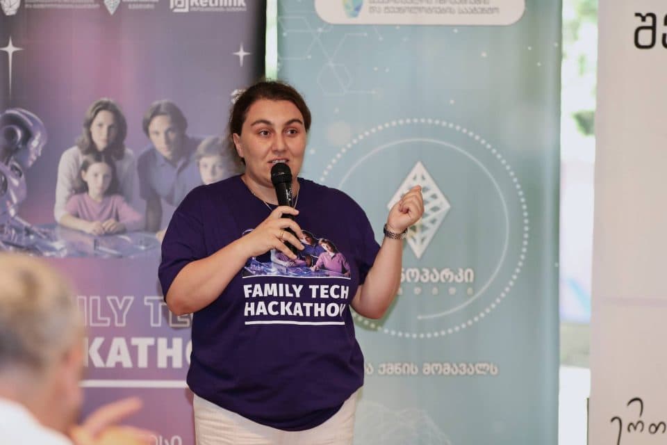 ანუკი ასათიანი: საქართველში პირველად მშობლებისა და შვილების მონაწილეობთ, ზუგდიდის ტექნოპარკის ორგანიზებით ჰაკათონი Family tech ჩატარდა
