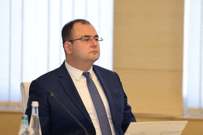 რატი ბრეგაძე ხაზარაძეზე: წარმოუდგენელია, როგორ შეიძლება ადამიანმა, რომელსაც ქვეყნის სამსახურში დეკლარირებულად ყოფნა სურს, მოსთხოვო საკუთარ სახელმწიფოს მისი ბიუჯეტის მეოთხედი და ასეთი საფრთხის წინაშე დააყენო მოსახლეობა