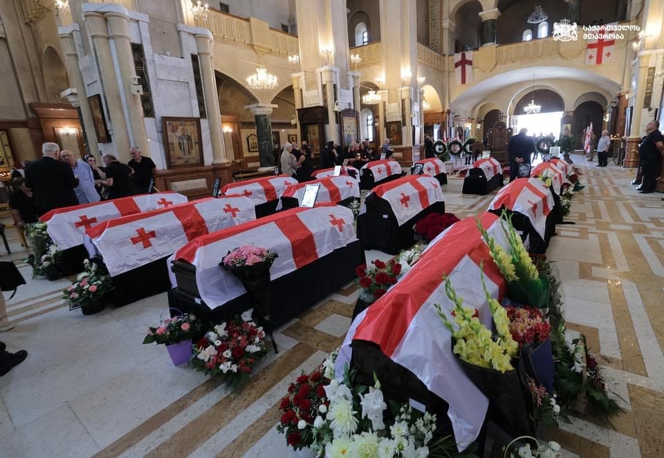 აფხაზეთიდან ომის პერიოდში დაღუპული 16 პირის ნეშთი გადმოასვენეს