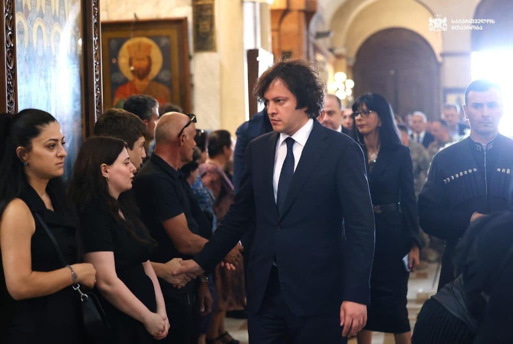 აფხაზეთიდან ომის პერიოდში დაღუპული 16 პირის ნეშთი გადმოასვენეს - image 2