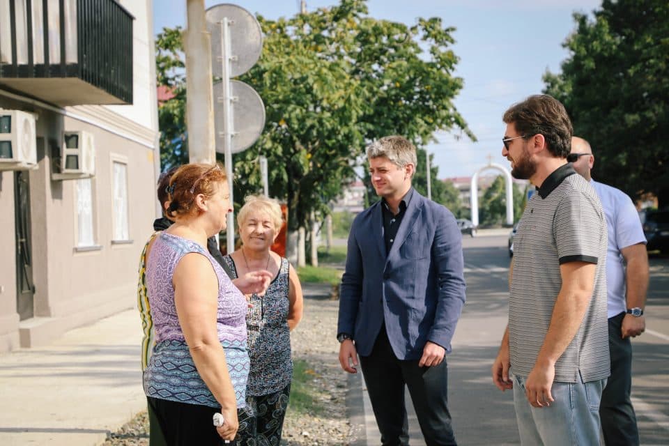 ფოთის მერი: „ჩვენ აქტიურად ვაგრძელებთ ქალაქის იერსახის მოწესრიგებასა და გალამაზებაზე ზრუნვას“