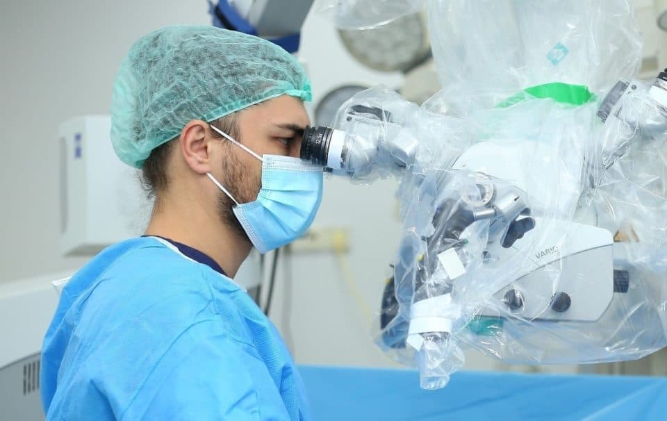 პირველად მედიცინაში – ზუგდიდელმა ექიმმა პაციენტს თავის ტვინში ცოცხალი ბრტყელი ჭია აღმოუჩინა