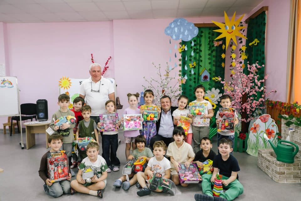 ფოთის ყველა საბავშვო ბაღს ახალი სათამაშოები გადაეცა