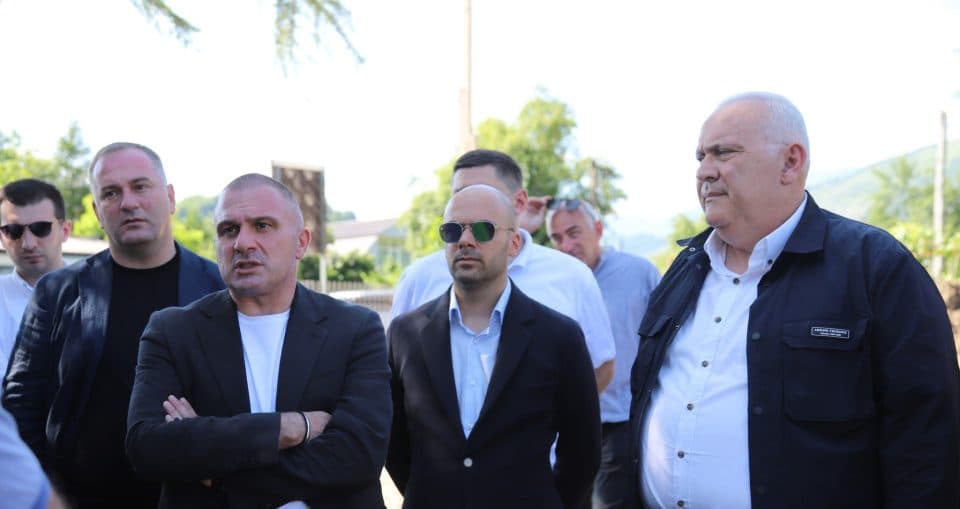 ჯგალსა და ობუჯში საბავშვო ბაღების მშენებლობას ინფრასტრუქტურის მინისტრი და გუბერნატორი გაეცნენ