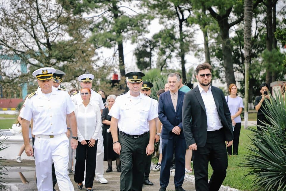 ფოთში აგვისტოს ომში დაღუპულთა ხსოვნას პატივი მიაგეს